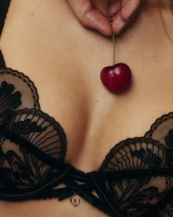Clearance Soutien-gorge corbeille avec broderie Avec Armatures|Corbeilles