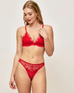 Hot Tanga en tue avec broderie Tangas